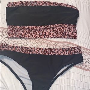 Black and cheetah bikini set